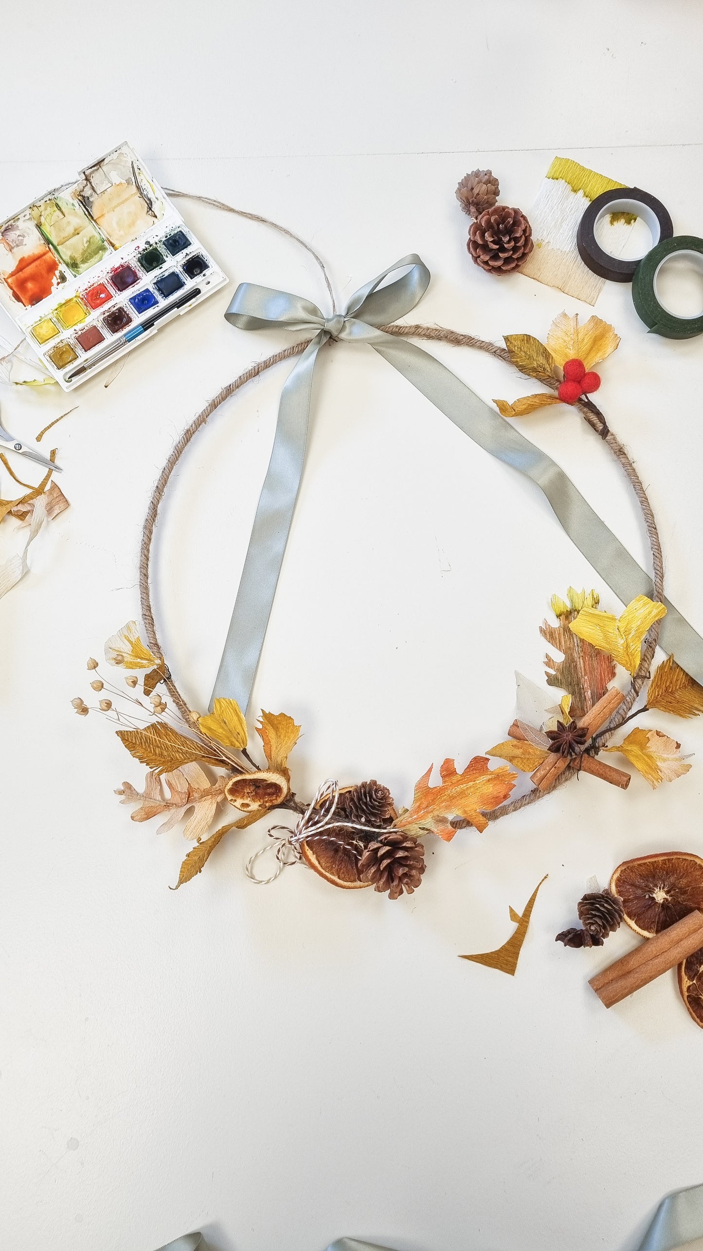Workshop herfstkrans van papier & natuurlijke materialen (vrijdagavond 2 oktober 19:00 - 21:30)