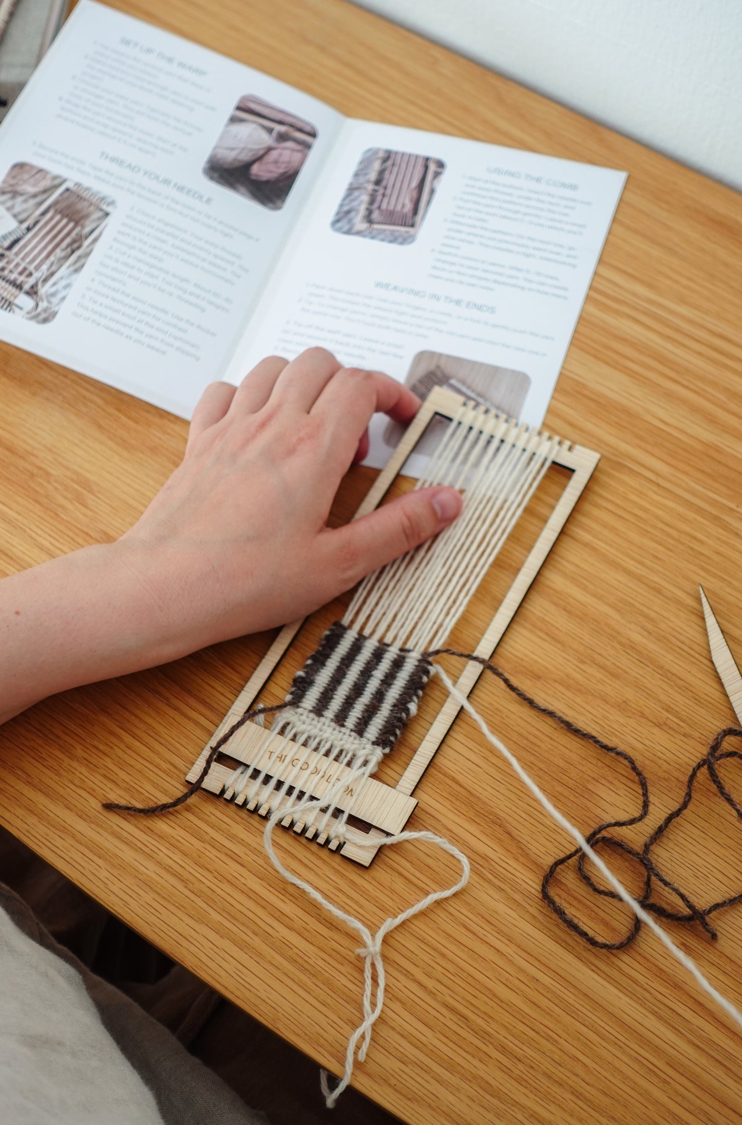 VÄVNING - bookmark weaving diy box
