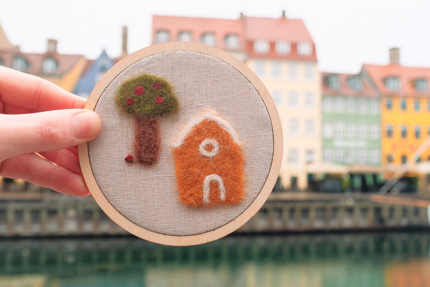 SOMMARSTUGA - viltschilderij diy box