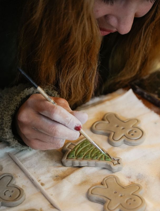 Workshop keramieken kerstornamenten maken (woensdag 11 november 19:00 - 21:30)