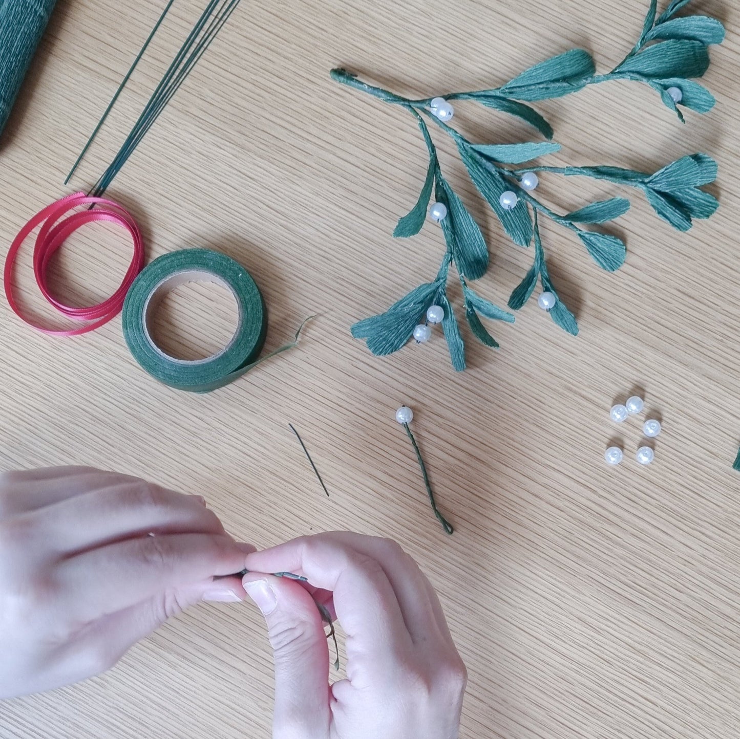 Workshop crêpepapier mistletoe (woensdagavond 2 december 19:00 - 21:30)