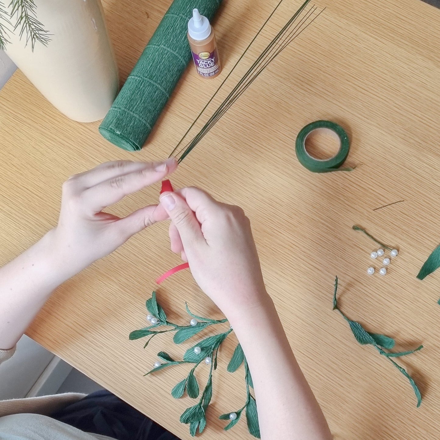 Workshop crêpepapier mistletoe (woensdagavond 2 december 19:00 - 21:30)